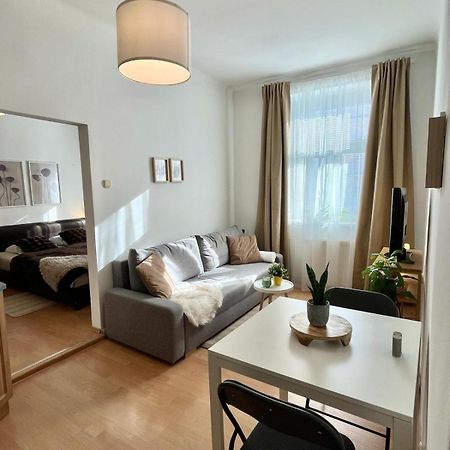 Apartment Caroline - Old Town, Ac Μπρατισλάβα Εξωτερικό φωτογραφία