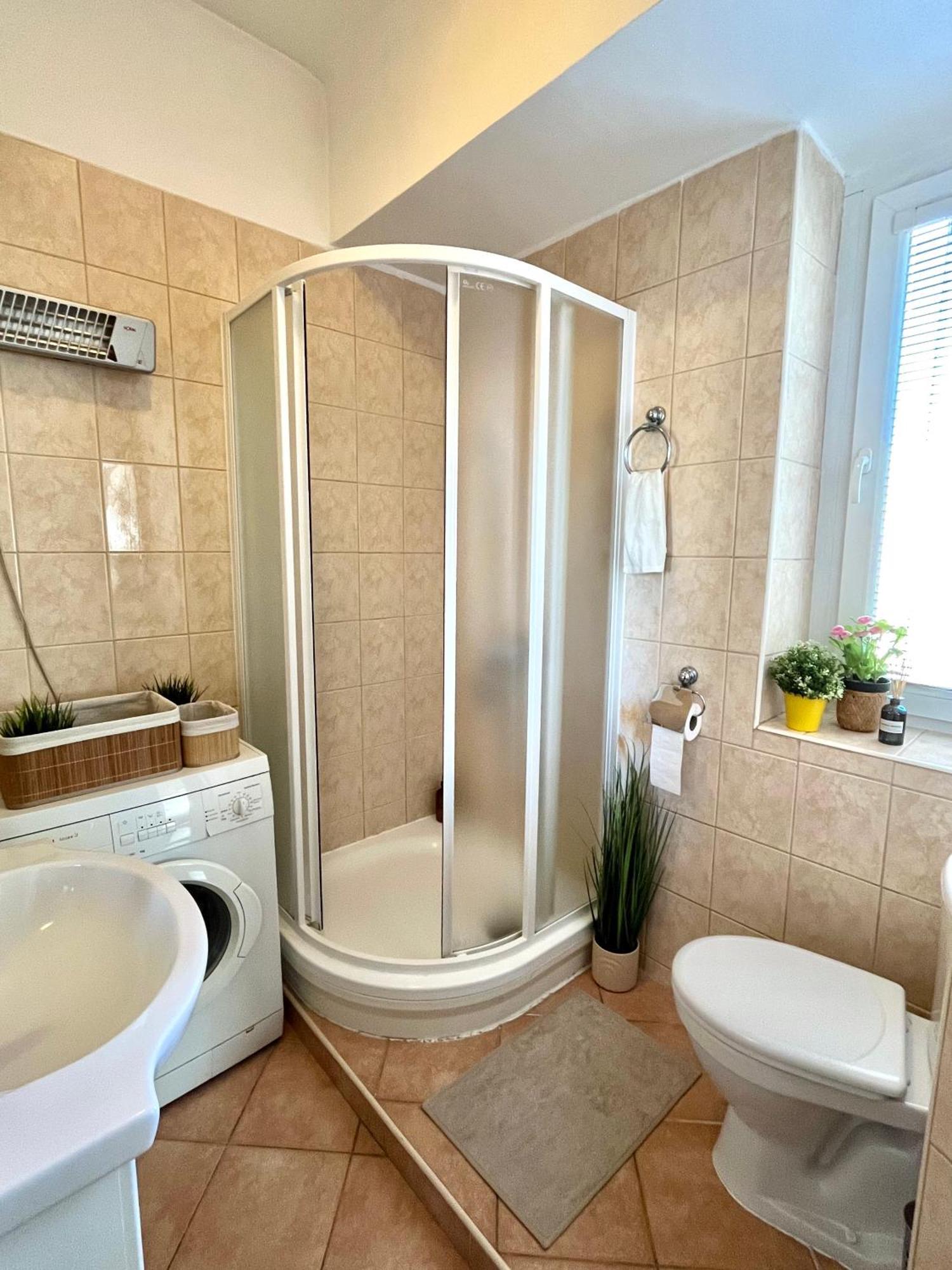Apartment Caroline - Old Town, Ac Μπρατισλάβα Εξωτερικό φωτογραφία