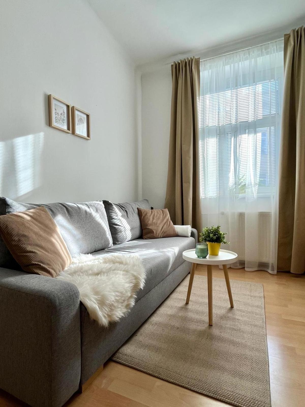Apartment Caroline - Old Town, Ac Μπρατισλάβα Εξωτερικό φωτογραφία